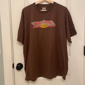 FRUIT OF THE LOOM. brown racing team tee shirt. size x large